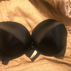 Cacique Bra with detachable straps.